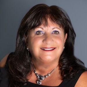 Meet your Posher, Carol